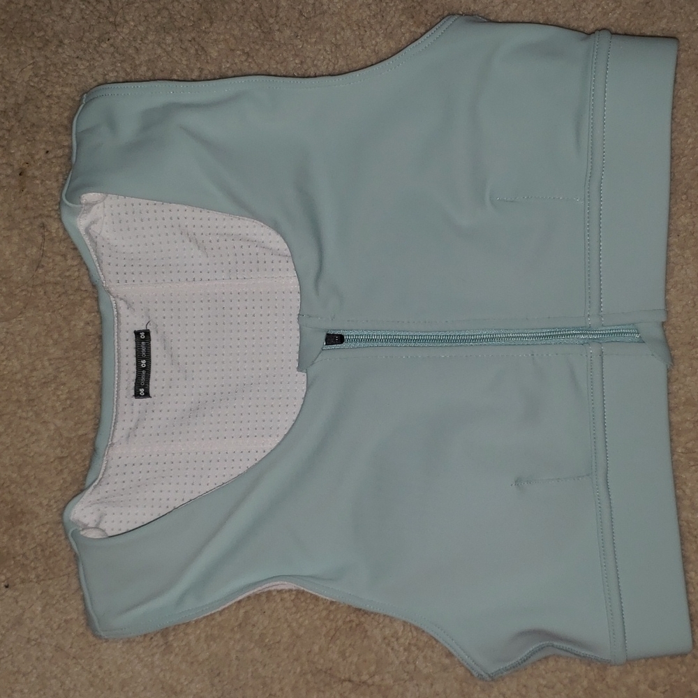 Flyout zip-up sports bra